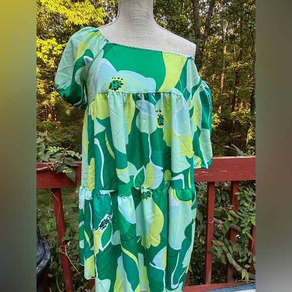 Green Floral off shoulder short dress- SHEIN Large - Picture 1 of 4